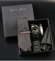 Babalar Gününe Özel Kişiye Özel Kutuda Siyah Zippo Çakmak& Metal Erkek Bileklik& Metal Kravat İğnesi& Siyah Kravat& Siyah Renk Detaylı Metal Rolex Model Erkek Kol Saati  Hediye Seti