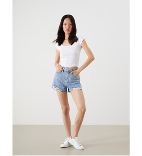 LCW Jeans İndigo Mom Fit Yırtık Detaylı Kadın Jean Şort