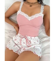 Kadın Çiçek Desenli Dantel Askılı Şortlu Pijama Takımı 5200