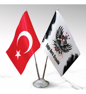 Siyah Beyaz Gurur: Kartallar Temalı Metal Masa Bayrağı