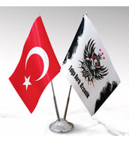 Siyah Beyaz Gurur: Kartallar Temalı Metal Masa Bayrağı