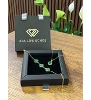 (ÇANTALI KUTU)925 Ayar Gümüş 18ayar Gold Kaplama Yeşil Taşlı 2 Li Yonca Set 3 sıra Bil-Kol