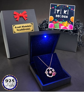 Kişiye Özel Doğum Günü Hediyesi Işıklı Kutuda 925 Ayar Rose Gümüş Lale Bahçesi Kolye  100 Dilde Seni Seviyorum