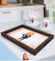 BK Gift Kişiye Özel Kadın Mühendis Karikatürlü Doğal Ahşap Tepsi ve 2’li Kahve Fincan Seti-1