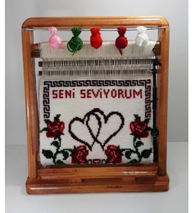 100tel Seni Seviyorum Motifli El Dokuması Hediyelik Minyatür Halı (Çok Renkli)