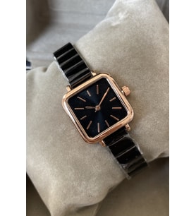 Garantili Minimal Kare Kadran Kadın Kol Saati Metal Kordon Rose Gold Siyah Renk Zarif Kadına Hanıma Eşe Sevgiliye Anneye Kıza Halaya Ablaya Teyzeye Kız Kardeşe Hediye Doğum Günü Yıl Dönümü Yılbaşı Özel Gün Hediyesi