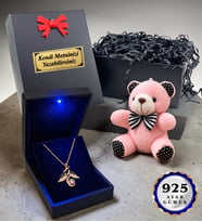 Kişiye Özel 925 Ayar Gümüş Sevgi Meleği Kolye 100 Dilde Seni Seviyorum Rose Kaplama Zirkon Taşlı Kadın Kolye (Ayıcık Hediyeli)