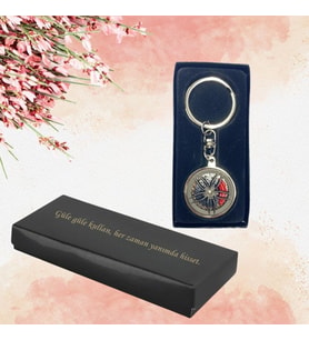 KİŞİYE ÖZEL KUTULU İÇİ RENKLİ METAL ANAHTALIK