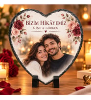 Kişiye Özel Fotoğraf ve Yazı Baskılı Kalp Doğal Taş Çerçeve 15X15 – Ayaklı Masaüstü Hediye