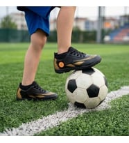 Çocuk Halı Saha Futbol Ayakkabısı – Hafif, Kaymaz Tabanlı, Bağcıklı Kramponsuz Spor Ayakkabı