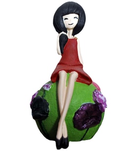 OTURAN KIZ, 21 cm. El Boyaması Biblo, Dekoratif El Sanatları, ev&ofis özgün dekor ürünü, hediyelik