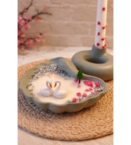 Mumelia Candles Kuğu Dinginliği - Doğal Soya Seramik Tasarım Mum Seti (Kırmızı-Beyaz)