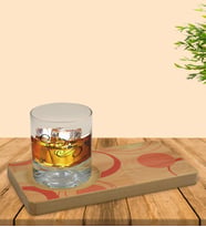 BK Gift Kişiye Özel Modern Art Tasarımlı Doğal Ahşap Tabaklı Viski Bardağı Sunum Seti Model 13
