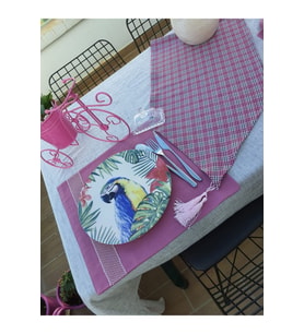 PEMBE ŞERİTLİ 62LI AMERİKAN SERVİS EKOSE RUNNER SETİ