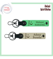 Memura Özel Hediye – Ayyıldız ve Türkiye İsimli 2’li Anahtarlık Seti, Fıstık Yeşil-Sütlü Kahve