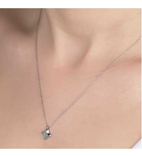 SWAROVSKİ TAŞLI DÖRTGEN 925 AYAR GÜMÜŞ KOLYE