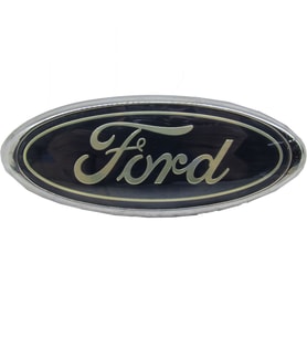 FORD FİESTA ARKA BAGAJ ARMASI ALMADAN ÖLÇÜNÜZ ÖLÇÜLERİ GENİŞLİK 11,5CM YUKARDAN AŞAĞI 4,5CM 90302