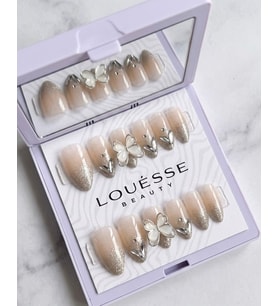 Louésse Golden Bloom Takma Tırnak 12’li Nude Geçişli Altın Işıltılı Kelebek Elegant Nail