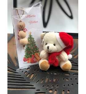 mutlu yıllar yazılı yılbaşı süsü ve noel şapkalı anahtarlık hediye seti