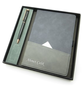 Signator® Codex  N183 Kişiye Özel Defterli Set - İsme Özel Siyah Kalem + İsme Özel Siyah Defter  İsme Özel Kutusunda Hediyelik Set (Karışık)