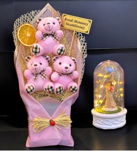 Kişiye Özel İsimli Büyük Boy 3'lü Ayıcık Buketi & Led Işıklı Fanus  Pembe Peluş Ayıcık Buketi (Model 2)