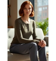 Kadın Fitted Vücuda Oturan Esnek Örme Bluz Havuz Yaka Standart Kol Çıtçıt Detaylı Kışlık Casual