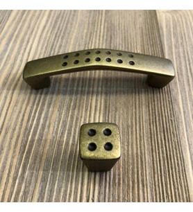 CITTERIO ITALY Antik Noktalı Kulp (2 Adet) 64mm (Yeşil)