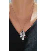 925 Ayar Gümüş Kırmızı Taşlı Yapraklı Kolye