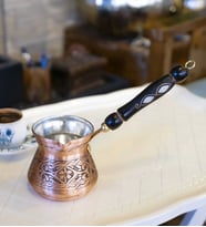 BAKIR CEZVE SEDEF KULPLU İŞLEMELİ TOMBAK MODEL MAT BAKIR RENK 4 KİŞİLİK