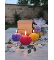 İSTİRİDYE 3'LÜ HEDİYELİK DEKORATİF HOŞ KOKULU SOYA WAX MUM (KIRMIZI + SARI + MOR RENKLİ)