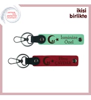 Öğretmenler Günü İçin Anlamlı Hediye Çocuk Ve Ayyıldız Temalı – İsimli Anahtarlık, Yeşil-Kırmızı