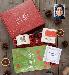 Kişiye Özel Karikatürlü Best Mom Ever Anneye Hediye Hediye Kutusu - Kişiye Özel Lüks Fincan, Çay, Oje, Melodi Anneler Günü Hediyesi