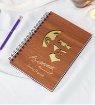 Kişiye Özel Mustafa Kemal Atatürk Desenli Ahşap Kapaklı Defter - Ajanda - İsme Özel - A5 60 Yaprak (120 SAYFA) Hediyelik (Gold)