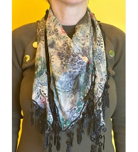 ÇİFT TARAFLI DESENLİ PÜSKÜLLÜ DÖKÜMLÜ KUMAŞ FULAR BANDANA ŞAL 155X55 CM