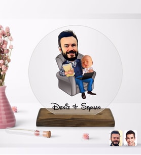 BK Gift Kişiye Özel Baba Oğul Karikatürlü Yuvarlak Ahşap Standlı Biblo-1