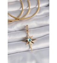 Pirinç Gold Renk Zirkon Taşlı Kutup Yıldızı Nazar Boncuk Detay Ajda Charm TJ-BC1006