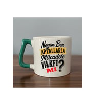 Neyim Ben Aptallarla Mücadele Vakfı Mı Baskılı Siyah Kulplu Prime Kupa - Komik Hediye Bardak Fincan