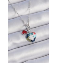 316L Çelik Gümüş Renk Yapboz Motif Kalp Figür Charm Model Kadın Kolye 5886 - GLST9935-4181