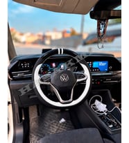 Vw Polo Dikme Direksiyon Kılıfı Parlak Siyah Beyaz Detaylı Beyaz Çift Yüzük ve Dikiş 2021-2026