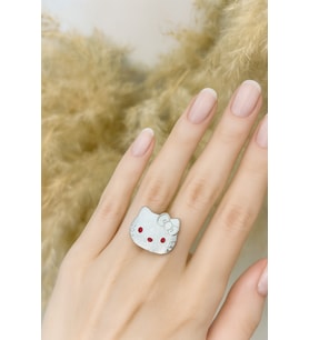Hello Kitty Portre Figürlü Metal Yüzük – Sevimliliğin, Neşenin ve Tatlı Zarafetin Simgesi