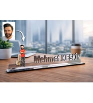 Kişiye Özel Kargo Personel Karikatürlü 30 cm Ayna Pleksi Masaüstü İsimlik - Ofis Hediyesi
