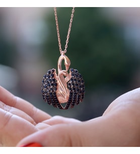 Siyah Taşlı Aşık Kuğu Gümüş Kolye