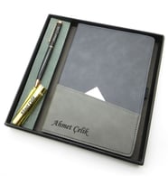 Signator® Codex  N184 Kişiye Özel Defterli Set - İsme Özel Siyah Kalem + İsme Özel Siyah Defter + İsme Özel Gold Çakmak  İsme Özel Kutusunda Hediyelik Set (Karışık)