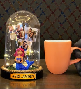 Kişiye Özel Tasarım Led Işıklı Fanus ve Turuncu Kupa Bardak Hediye Seti (Model 7)