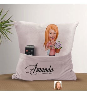 BK Gift Kişiye Özel Ev Hanımı Karikatür Tasarımlı Organizer Kumanda ve Atıştırmalık Cepli Pembe Kırlent Yastık-2 Arkadaşa Hediye, Cepli Yastık