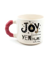 Joyumuz Yerinde Olsun Baskılı Kırmızı Kulplu Boncuk Yılbaşı Kupası