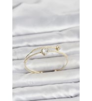 Pirinç Gold Renk Kalp Model Zirkon Taşlı Kadın Bileklik TJ-BB8521
