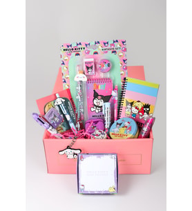 DEKOMUS İLE LİSANSLI ÖZEL KUTULU HELLO KITTY AND BEST FRIENDS KUROMI,CINNAMOROL,MY MELODY 18 PARÇA KIRTASİYE SETİ