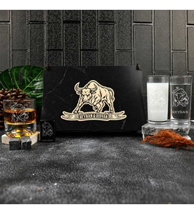 Ahşap Kutulu Boğa Figürlü Kişiye Özel Rakı, Çakmak ve Taşlı Viski Kadehi Seti