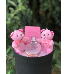 Silindir Kutuda peluş ve Avon parfüm, sevgililer günü hediyesi, sevgiliye hediye, doğum günü hediyesi, yeni iş hediyesi, geçmiş olsun hediyesi, altın kolye, kız arkadaş hediyesi, hediye altın kolye